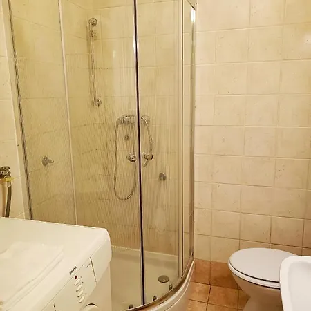 Weekly&less Near Campus With Fast Wi-fi And Free Parking Appartamento