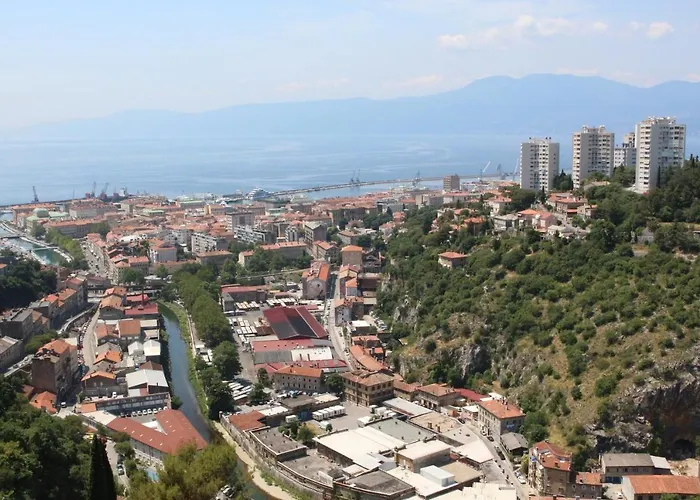 Weekly&less Near Campus With Fast Wi-fi And Free Parking * Rijeka